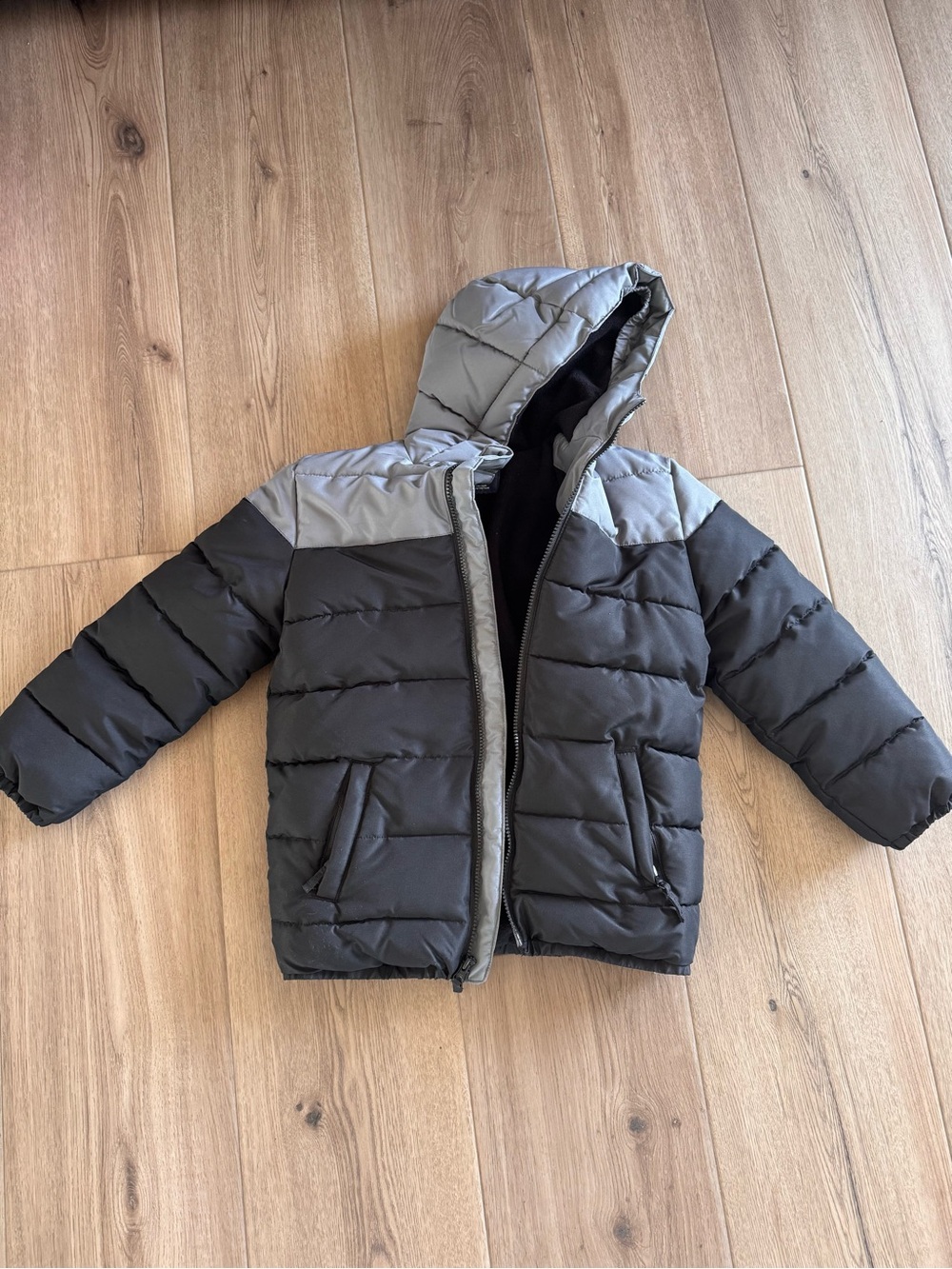 The Children’s Place Boys Puffer Jacket Youth Medium 7/8 Black Gray Hooded